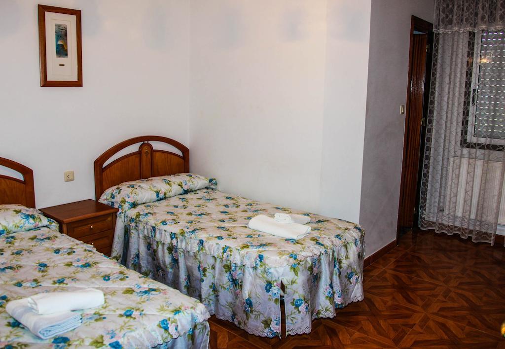Los Dos Alemanes Melide Chambre photo